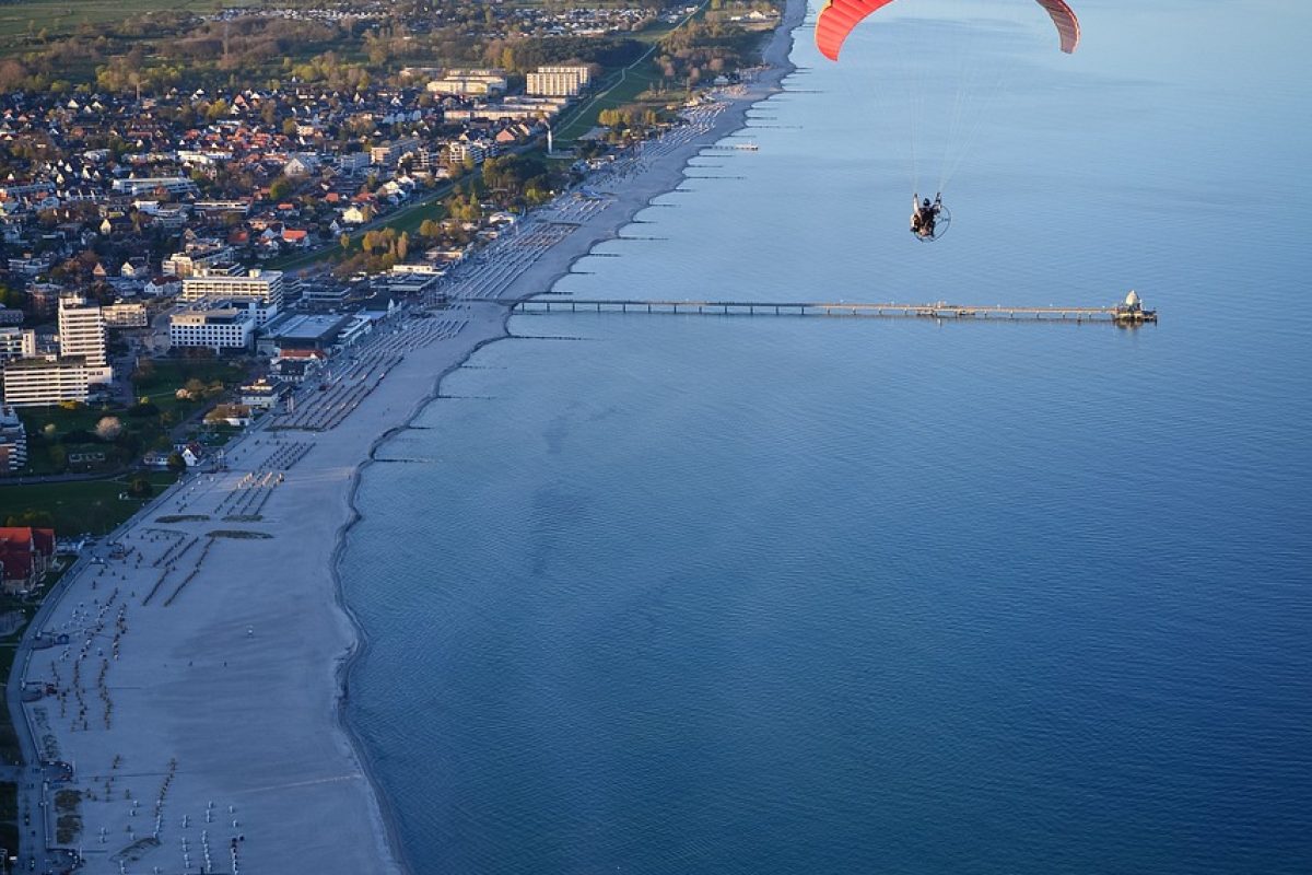paragliding, paraglider, flying, nature, sea, coast, baltic sea